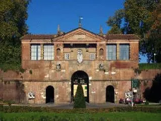 Emma B&B Lucca 2*,  Italy